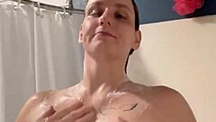 Ivy19921 cums in shower with me!