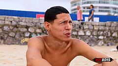 Amateur surfer gets a gay blowjob in the hot gay porn video
