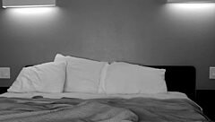 Hot milf Syren De Mer bangs hung stranger in hotel