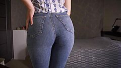 i'm a pawg milf teasing my perfect ass in tight blue jeans