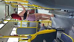 Brazilian employee surprises on public bus