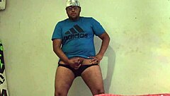 Watch my big Latino dick shake for horny milfs?