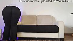 i watch her clean in tight leggings