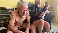 Amateur couple fucks doggystyle