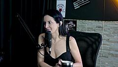 Mora Na Belgica Gosta De Porno Hard E Os Holandeses Tem Pau Grande - Vitoria Vonteese Sheer Red