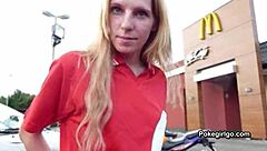 Amateur Teen Couple Squirts Wet Pussy In Car Webcam