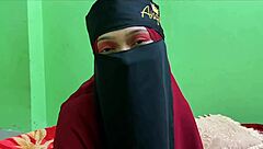 Muslim bhabhi has sex with hindu husband