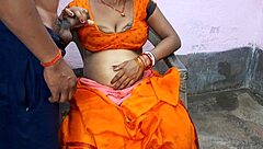 Young woman from the village of 18 years old, full nudity in the first sexual experience