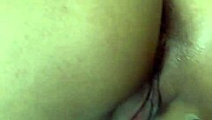 Meu amigo negão fodedor colocou a piroca inteira até o fundo e me fez gemer muito.