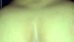 la puta del barrio me pide subir el volumen del tv mientras le doy recio en la panocha