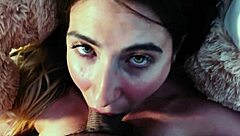 entro en habitacion y padrastro sorprende me, le chupo polla mejor que madre y recibo facial!!