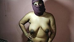 Stepmom, give me that back massage now.