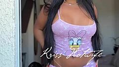 I saw the naked neigbor waiting for me at the best fan club, she was so hot