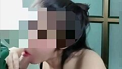 Nong New, a popular Thai student, gives a blow job and swallows cum in this amateur video