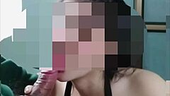 Nong New, a popular Thai student, gives a blow job and swallows cum in this amateur video