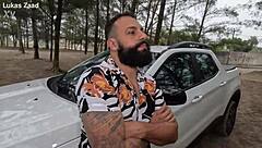 o cowboy arrombou cuzinho e buceta da putinha na rua no carro