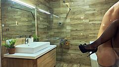 Redhead myredfoxgirl's steamy bathroom tryst at a wild party