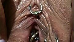 Kiwi milf plays with beads