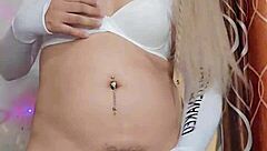 Rica Blanca Transexual Jalando Polla!