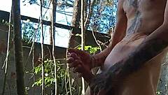 Watch This Full Video of Cumming in the Public Backyard! Athletic Amateurs Dominate in the Garden!