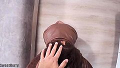 Young amateurs with big asses shake their ass for your pleasure