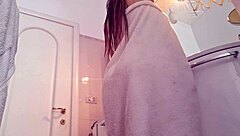 loira gostosa ficou peladinha no banheiro