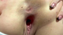 coloquei a novinha pra mamar logo que a gente chegou da praia nem deixei tirar o biquíni