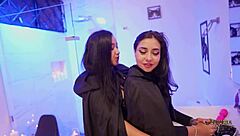 Valen and danyla give themselves a shower of pleasure