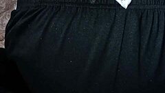 Milf Incinta Si Sputa Il Seno E I Capezzoli