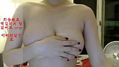 yo, bagel soo teasing with ripped clothes now