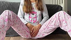 skinny babe fingers pussy to squirt