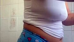 Exhibitionist woman boldly flashes her big pussy for intense affection