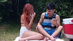 Vizinho fode meu cu pelado ao ar livre