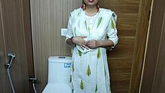 Hey, tasting my stepmother's pussy in bathroom now