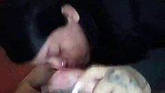 mi hermanastro me obliga a chuparle la poya despues que nos deja solos