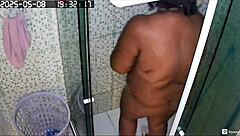 Hidden camera catches neighbor shaving 😏