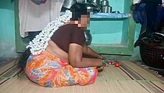 Aunty very hot fucking in village home