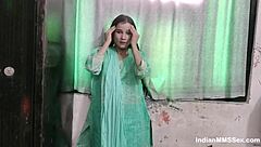 Intense hardcore sex with real indian wife that's too hot!