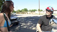 19 year old brunette pounded by neighbor 😏