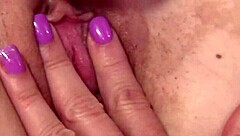 who's the boss in lesbian scissoring?