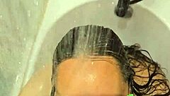 Hot wife gives blowjob in bath, but with fiery nails?