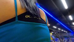 si me llevas al gimnasio prometo recompensarte muy bien zamira culona va al gimnasio junto a su hijastro