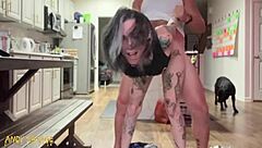 Perfect pussy goth girl creampied roughly in kitchen