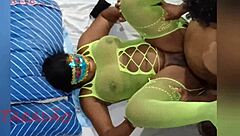 Preta Gostosa Gemendo No Pau