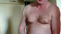 Nylonjunge Ist Geil Am Morgen Mit Kaffee!