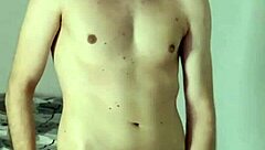 Amateur masturbates and cums on webcam in bedroom