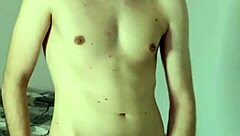 Amateur masturbates and cums on webcam in bedroom