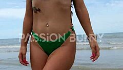 Hey, check me flashing sexy curves on the beach!