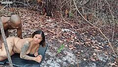 Vizinha safada vista fudendo no mato com amante ate cu