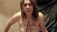 I am a slave in the human urinoir with toys and buttplug...